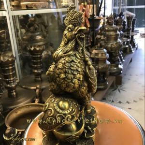 Tượng gà đồng cao 30cm, gà phong thủy chống lại thói trăng hoa
