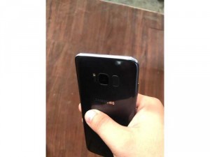 Sam sung s8 hai sim nứt kiếng nhẹ