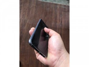 Sam sung s8 hai sim nứt kiếng nhẹ