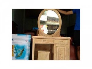 Bàn phấn trang điểm