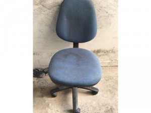 Ghế xoay văn phòng màu xanh