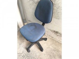 Ghế xoay văn phòng màu xanh