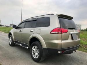 Bán Xe Pajero 2016 máy dầu màu vàng rất mới nha.