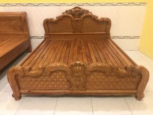 Giường ngủ hoa lá tây cổ điển sang trọng