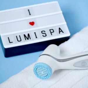 Máy rửa mặt Lumispa