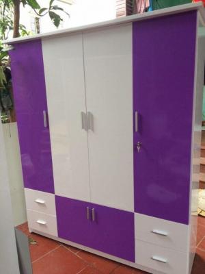 Tủ cao 180 ngang 160 sâu 45cm bao gồm 3 ngăn treo quần áo và 2 ngăn xếp.