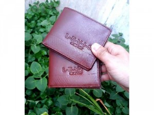 Ví da bò levis, chất da đẹp.