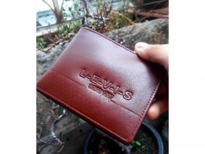 Ví da bò levis, chất da đẹp.