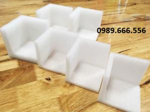 Tránh va đập vào cạnh bàn