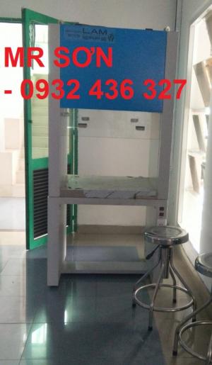 Thông số kỹ thuật tủ:
- Phần bao tủ bằng sắt tấm dày 1.2mm sơn tĩnh điện.
- Công tắc điều khiển & ổ cắm điện đôi bố trí phía trước tủ.
- Mặt làm việc bằng inox 304 dày 1.2mm
- Màng lọc thô kích thước 400x400mm gắn trên nóc tủ cho phép lọc bỏ bớt hạt bụi & dễ dàng vệ sinh lọc
- Màng lọc tinh HEPA kích thước 750x450x70mm hiệu quả lọc 99.99% các hạt bụi có kích thước từ 0.3um. Lọc HEPA được nhập khẩu từ hãng KOWA - Đài Loan theo tiêu chuẩn ISO 9001 & Chuẩn FM
- Tủ có 02 đèn UV tiệt trùng bố trí trước & sau lọc HEPA
- Chiếu sáng bằng đèn huỳnh quang được bố trí mặt hông tủ giúp chia đều ánh sáng khi thao tác 2 bên
- Công tắc điều khiển đèn chiếu sáng, đèn UV & quạt hút
- Tốc độ gió qua lọc HEPA: 0.3 - 0.45 m/s
- Nguồn điện: 230V/50Hz
Thông số kỹ thuật quạt thổi:
- Quạt thổi cánh bằng nhựapolyamide vận hành êm
- Xuất xứ Đài Loan, sản xuất theo chuẩn chất lượng CE
- Quạt thổi có tính năng tự dừng khi quá nhiệt vả tự khởi động lại khi đã nguội
- Chân đỡ tủ dạng khung bằng sắt sơn tĩnh điện
+ Kích thước: 900*700*700mm(W*D*H)
+ Khung có chân có bánh xe
+ Khung có bố trí vị trí để chân khi cần