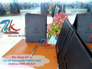 Chỗ làm bìa da đựng hồ sơ, đặt bìa da đựng hồ sơ dập logo, nơi làm folder da kẹp hồ sơ,