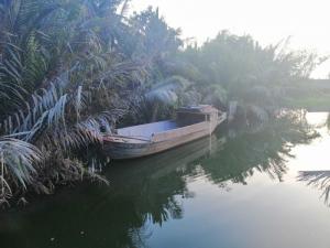 Ghe 18 tấn