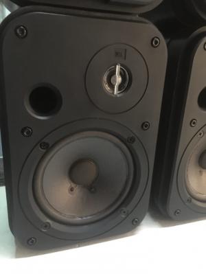 Bán chuyên loa JBL contron1&3 hàng bải tuyển chọn từ nhật v