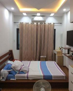 Nhà Ngã Tư Sở 24m2 Ngõ ô tô, kinh doanh tốt Giá 2.65 tỷ
