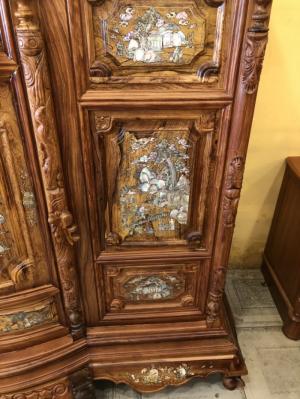 Tủ thờ gỗ cẩm lai cẩn ốc 1,76m vô cùng tinh xảo