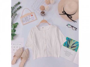 Áo lỡ cổ vuông