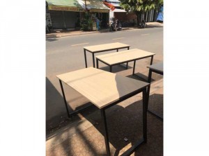 chuyên sản xuất bàn ghế qán nhậu. bàn làm việc. tủ kệ hồ sơ