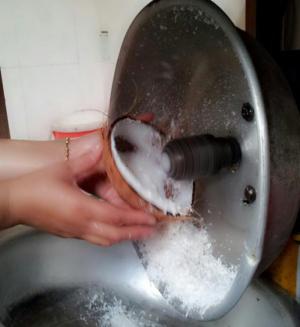 Máy nạo dừa thủ công