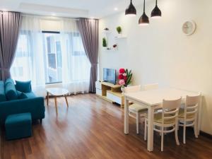 Tôi cần bán căn hộ 90m2 tòa A5 cạnh Bộ Công an giá 28tr/m2.
