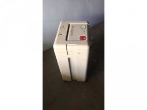 máy huỷ hồ sơ