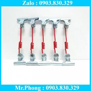 Kẹp nhưa trưng bày đòi hỏi phải có tính thẩm mỹ cao, phù hợp cho các chương trình quảng cáo, cho các event của công ty, nội dung quảng bá thay đổi nhiều, kẹp tưng bày hay còn gọi cách khác là bảng giá siêu thị và các mẫu tương tự đáp ứng được yêu cầu cho chương trình khuyến mãi. Tùy thuộc sản phẩm in ấn, chất liệu, kích thước, chúng tôi sẽ gửi tới Quý khách các tư vấn khác nhau cho từng sản phẩm quảng cáo sao cho phù hợp nhất.