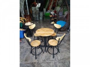 Bàn ghế sắt gỗ lùn giá rẻ
