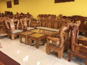 Bộ sofa chạm đào gõ đỏ chân móc 8 món tay 12 vô cùng sang trọng