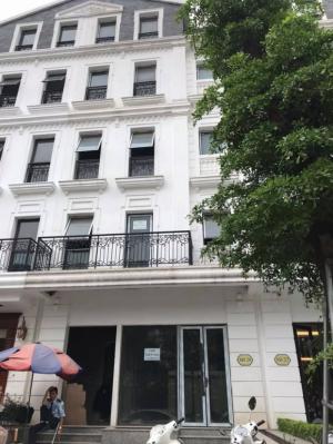 Bán nhà MP Shophouse Phùng Khoa, Hà Đông, DT 220m2, MT 15m, tầng 4, giá 25 tỷ. Nhà đẹp, vị trí đắc địa.