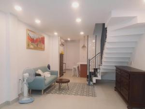 Bán nhà đi Mỹ HXH Nguyễn Đình Chính Phú Nhuận 42m2, 4T, giá 9.3 tỷ