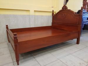 Giường ngủ nữ hoàng gỗ gõ đỏ 1m4