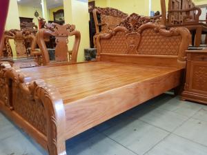 giường ngủ kiểu cổ điển lá tây siêu đẹp