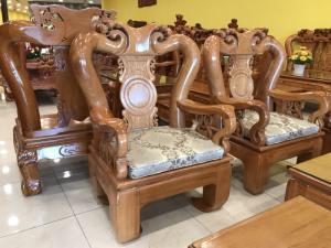 Bộ bàn ghế chạm đào , 8 món chân móc độc đáo