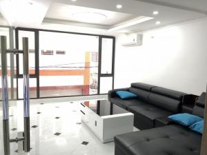 Bán nhà ngõ Gốc Đề, Minh Khai, Hoàng Mai 42m2x5t, mới tinh cực đẹp, giá 3,3 tỷ