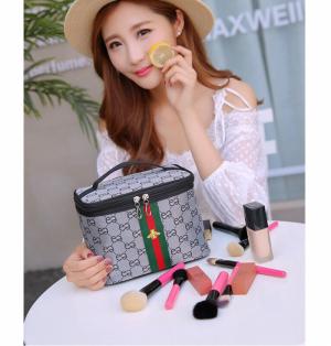 Túi với chất liệu da PU siêu bền, chống thấm nước