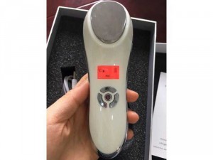 Máy massage đi tinh chất nóng lạnh rung