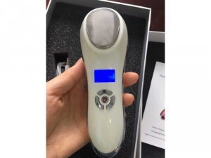 Máy massage đi tinh chất nóng lạnh rung
