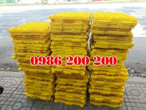 tấm nhựa lót sàn chó
