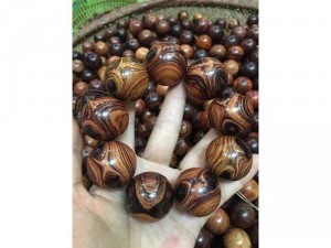 Vòng Tay Mắt Quỷ