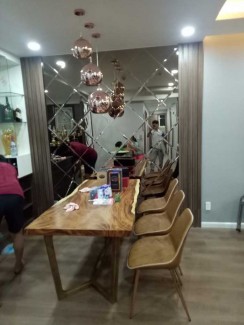 Thi công kính trang trí ốp tường phòng bếp