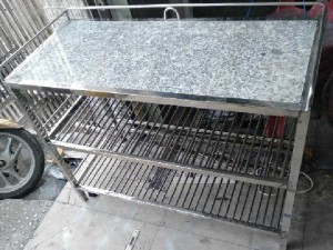 Kệ inox bếp ga đá hoa cương