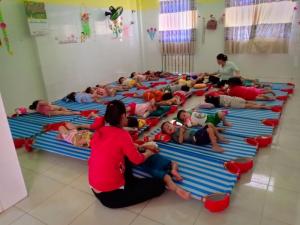 Bán bàn ghế nhựa đúc - thiết bị trường học