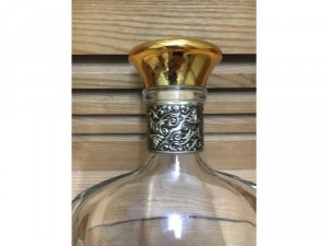 Chai rượu XO, Old Kakheti, Georhian Brandy, chai thuỷ tinh siêu dày nặng 1,3kg, dung tích 700 ml, nắp bọc đồng như mới