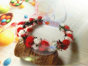Vòng hoa đội đầu cho mẹ và con gái