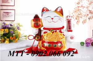 Mèo may mắn sứ