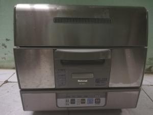 Máy rửa chén nội địa giá rẻ rửa 6 bộ chén đĩa