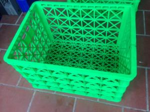Rổ nhựa có bánh xe