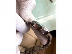đồng hồ burberry authentic