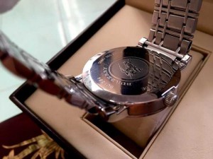 đồng hồ burberry authentic