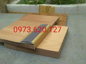 Nẹp mũi bậc chống trơn trượt