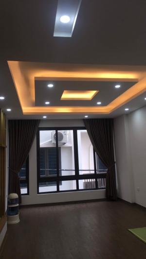 ; Bán nhà ngõ rộng ô tô tải chạy như bay